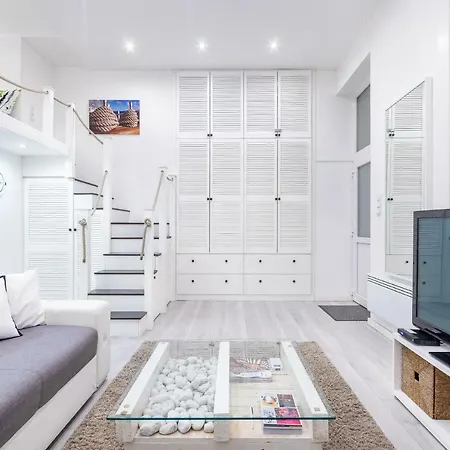 Sailor Island Center Apartment
