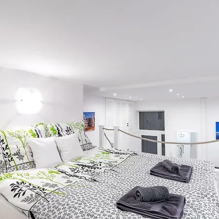 Sailor Island Center